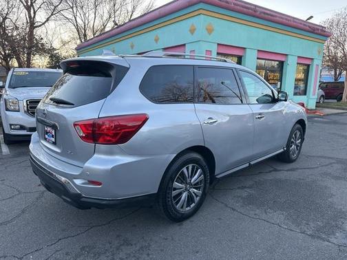 2020 Nissan Pathfinder SL