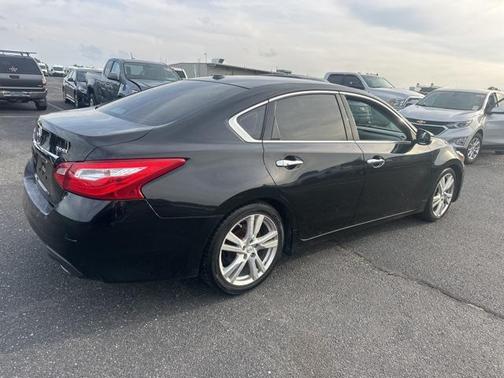 2017 Nissan Altima 3.5 SL