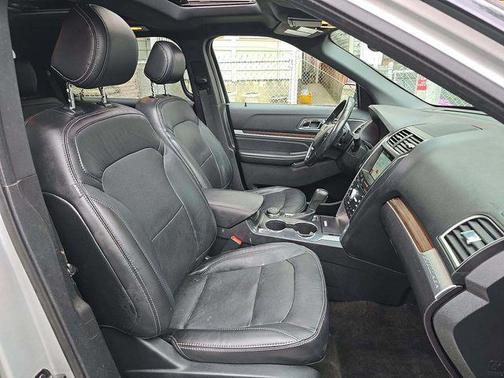 Ingot Silver 2017 Ford Explorer Limited
