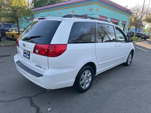 2010 Toyota Sienna LE