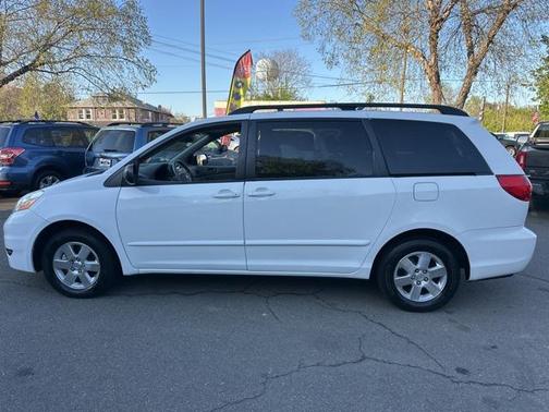 2010 Toyota Sienna LE