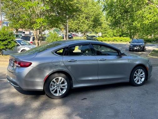 Photo 3 of 32 of 2015 Chrysler 200 Limited