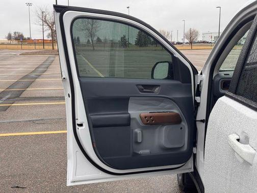 Oxford White 2024 Ford Maverick Lariat