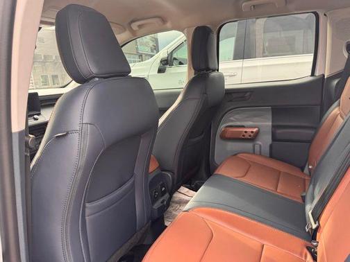 Oxford White 2024 Ford Maverick Lariat