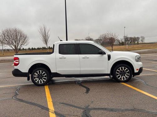 Oxford White 2024 Ford Maverick Lariat