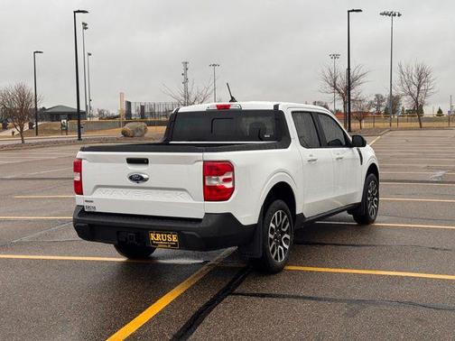 Oxford White 2024 Ford Maverick Lariat