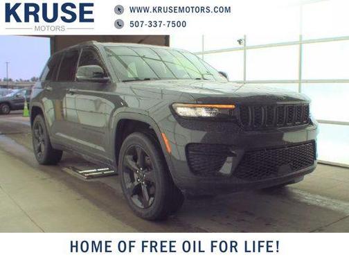 2022 Jeep Grand Cherokee Altitude