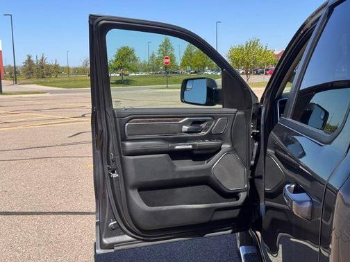 Granite Crystal Metallic Clearcoat 2020 RAM 1500 Laramie