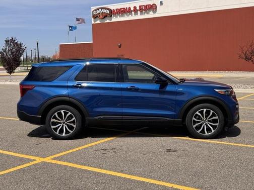 2022 Ford Explorer ST-Line