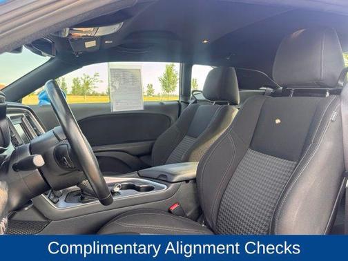 B5 Blue Pearlcoat 2019 Dodge Challenger SXT