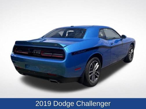 B5 Blue Pearlcoat 2019 Dodge Challenger SXT