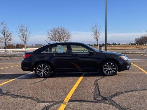 2013 Chrysler 200 Touring