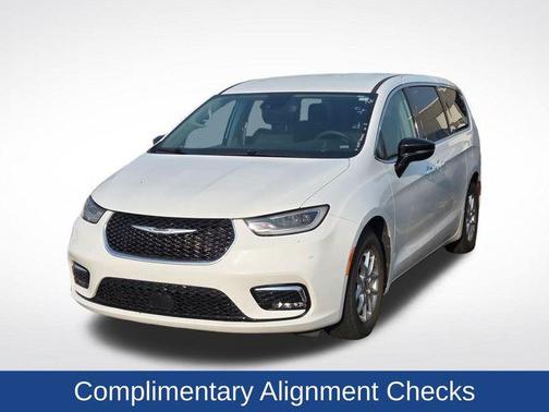 Bright White Clearcoat 2024 Chrysler Pacifica Touring L