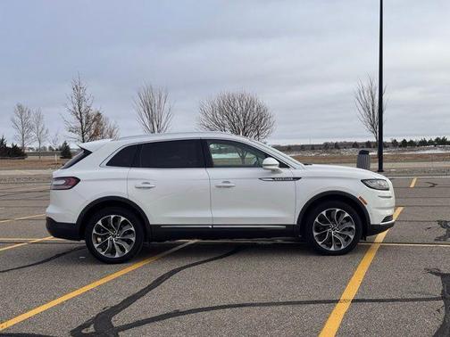 2022 Lincoln Nautilus Reserve