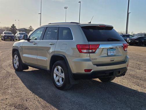 White Gold Clearcoat 2011 Jeep Grand Cherokee Laredo