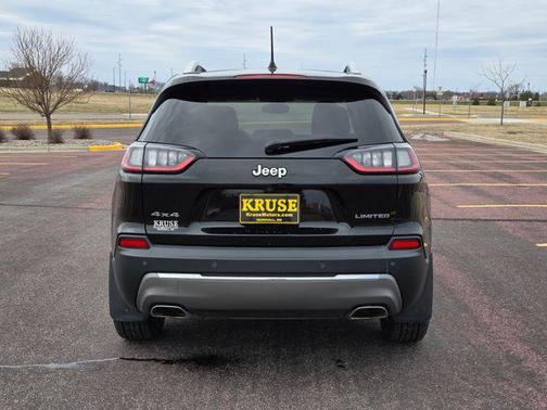 Diamond Black Crystal Pearlcoat 2019 Jeep Cherokee Limited