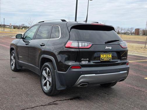 Diamond Black Crystal Pearlcoat 2019 Jeep Cherokee Limited