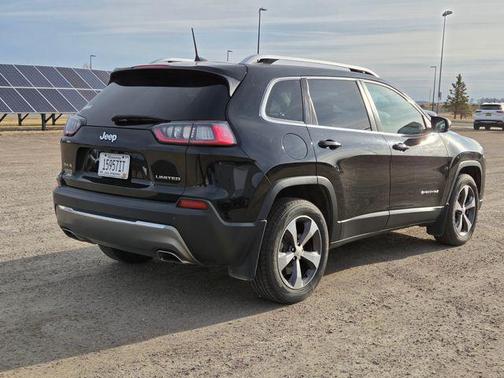 Diamond Black Crystal Pearlcoat 2019 Jeep Cherokee Limited