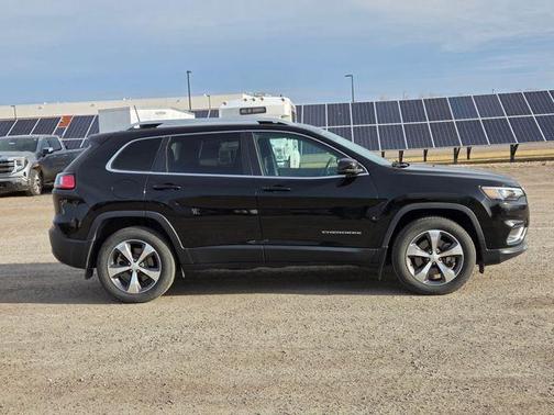 Diamond Black Crystal Pearlcoat 2019 Jeep Cherokee Limited