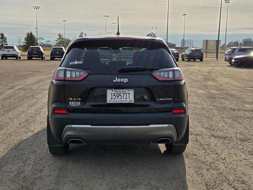 Diamond Black Crystal Pearlcoat 2019 Jeep Cherokee Limited