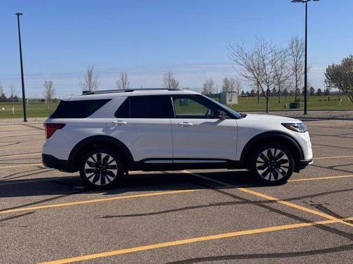 White Metallic 2026 Ford Explorer Platinum