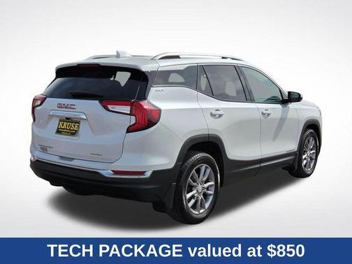 White Frost Tricoat 2022 GMC Terrain SLT