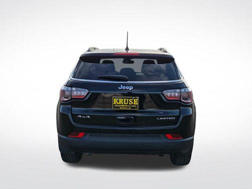 Diamond Black Crystal Pearlcoat 2025 Jeep Compass Limited