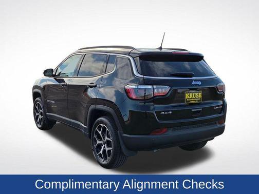 Diamond Black Crystal Pearlcoat 2025 Jeep Compass Limited