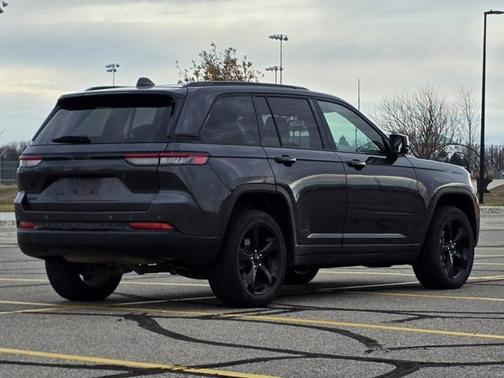 2023 Jeep Grand Cherokee Altitude