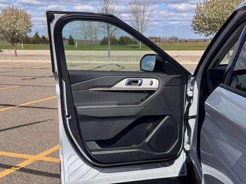 White Metallic 2026 Ford Explorer Active