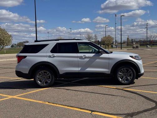 White Metallic 2026 Ford Explorer Active