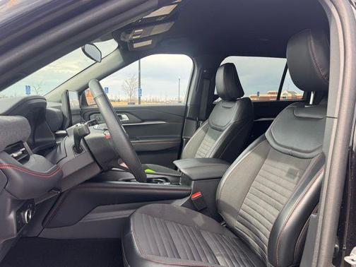 Agate Black Metallic 2025 Ford Explorer ST-Line