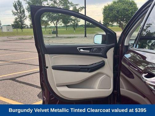 Burgundy Velvet Metallic Tinted Clearcoat 2020 Ford Edge Titanium