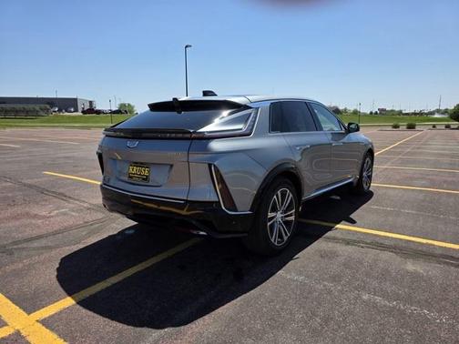 2024 Cadillac LYRIQ Luxury w/1SD