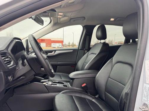 2025 Ford Escape Platinum