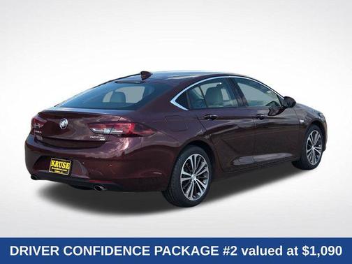 Rioja Red Metallic 2018 Buick Regal Sportback Essence