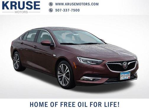 Rioja Red Metallic 2018 Buick Regal Essence