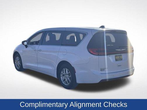 Bright White Clearcoat 2024 Chrysler Pacifica Touring L