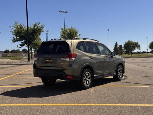 2023 Subaru Forester Premium