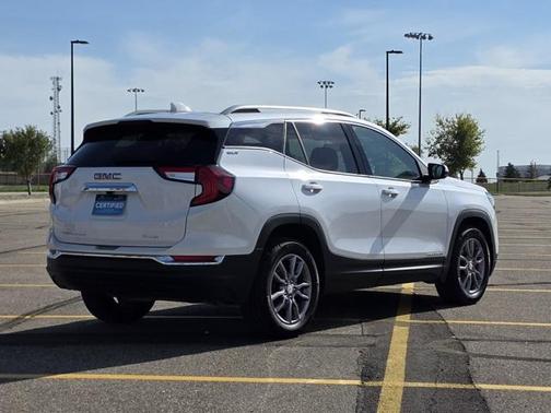2024 GMC Terrain SLT