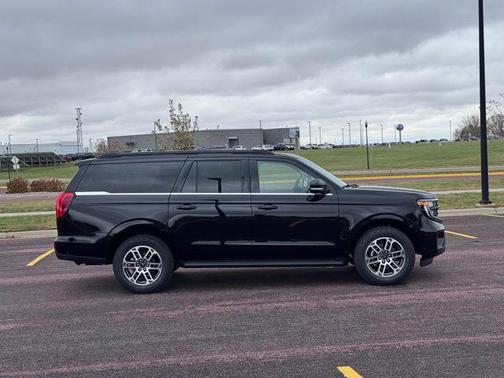 Agate Black Metallic 2025 Ford Expedition Max Active 4x4