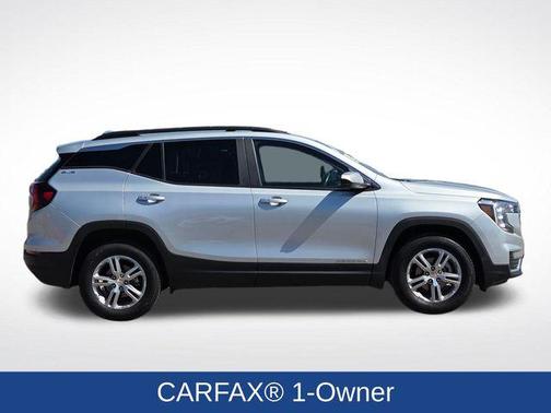 Quicksilver Metallic 2022 GMC Terrain SLE