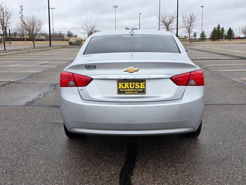 Silver Ice Metallic 2019 Chevrolet Impala 1LS