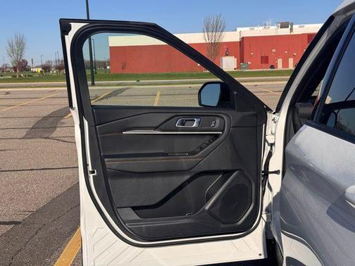 White Metallic 2026 Ford Explorer Tremor