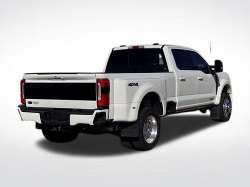 Star White Metallic Tri-Coat 2026 Ford F-450 Platinum