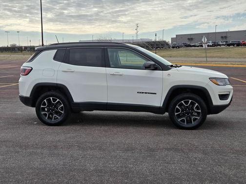 White Clearcoat 2019 Jeep Compass Trailhawk