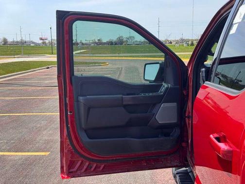 Rapid Red Metallic Tinted Clearcoat 2024 Ford F-150 XLT