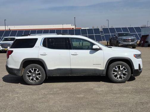 Summit White 2022 GMC Acadia SLE