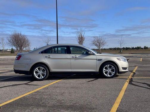 2018 Ford Taurus SE