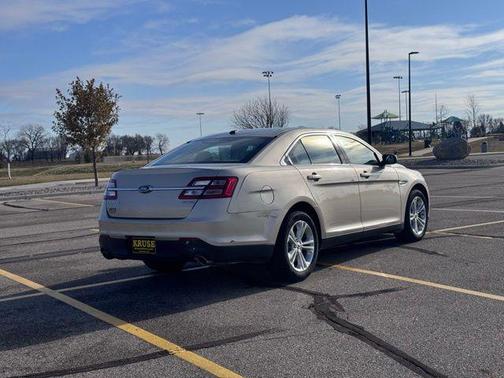 2018 Ford Taurus SE